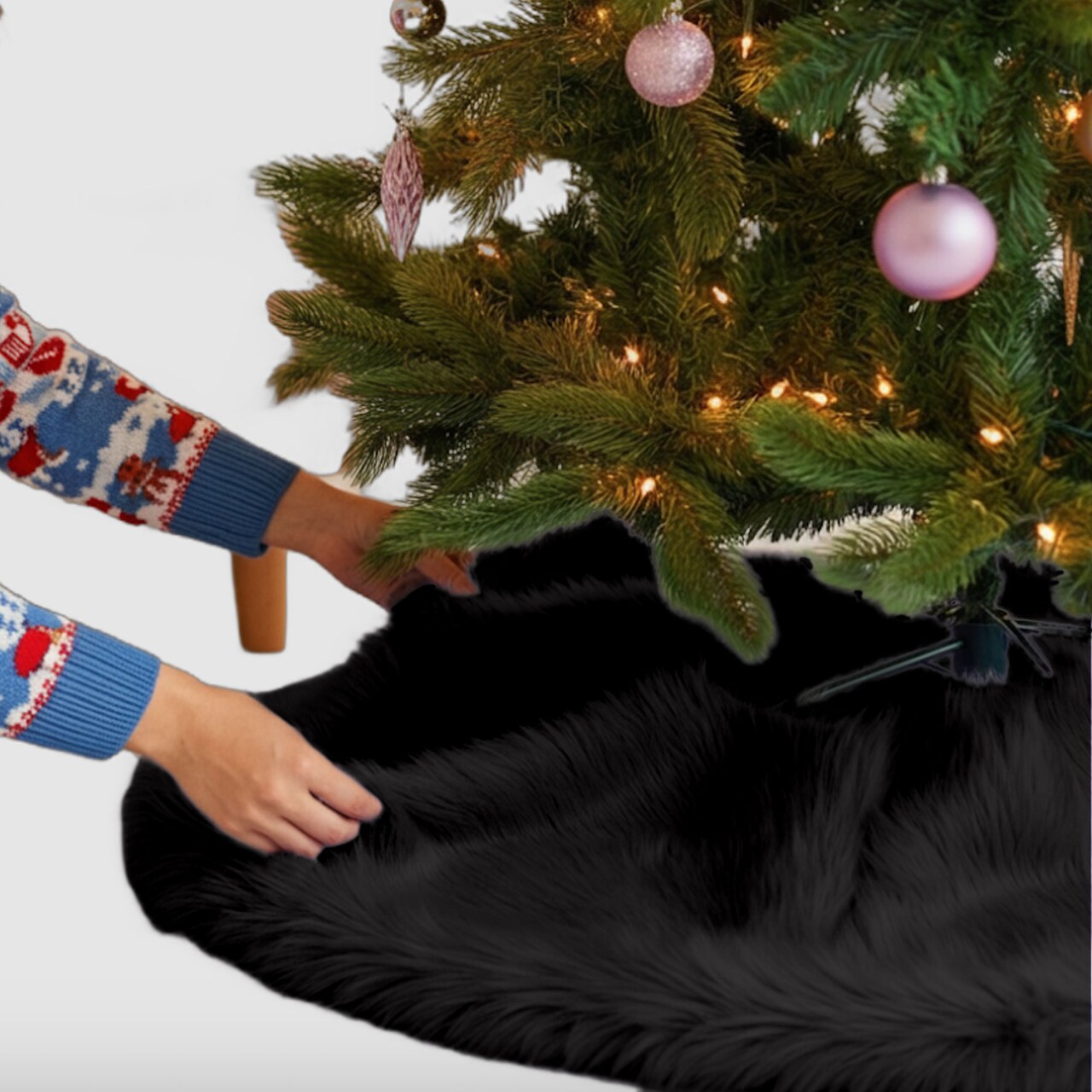 FabricLA 36" Black Faux Fur Christmas Tree Skirt - Fluffy Plush Tree Skirt (91cm) for Holiday Decorations
